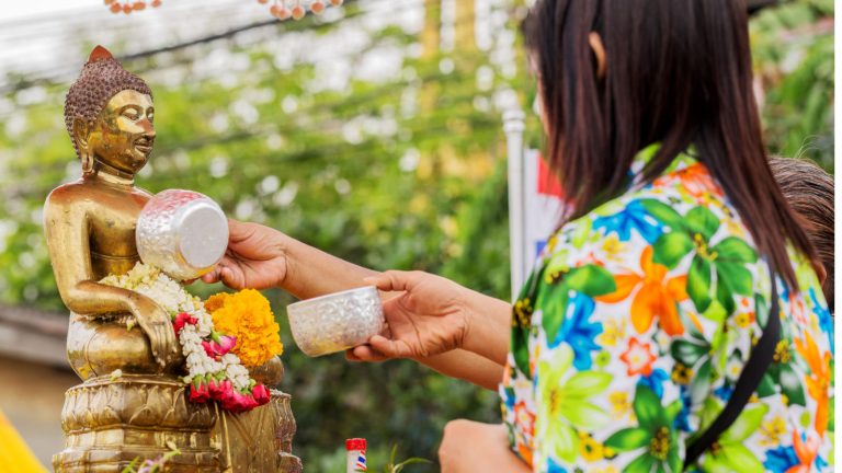 Enjoy Thailand like a local
