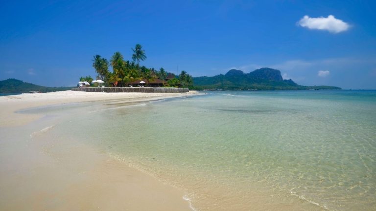 Island-Hopping in Trang